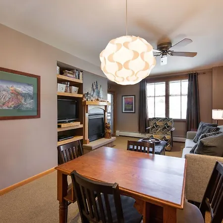 Zephyr Mountain Lodge Premium-Rated 1506